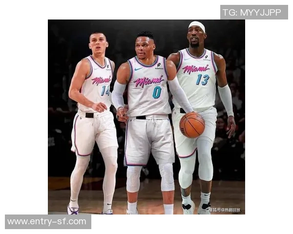 威少赞考德威尔多面影响力称其应保持自我风格助球队