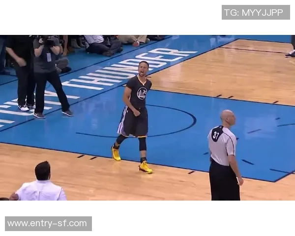 四年前的今天库里三分球超越雷阿伦成为NBA历史三分王的辉煌时刻